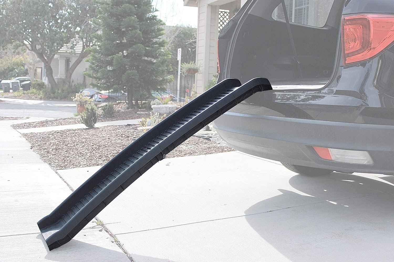 PawStep 61" Folding Pet Ramp, Portable Dog Ramp for Cars, SUVs, Beds & Couches, Lightweight PP Construction, Textured Surface, Optional Carpet for Added Traction, 165 lb Capacity (50524) - Image 3