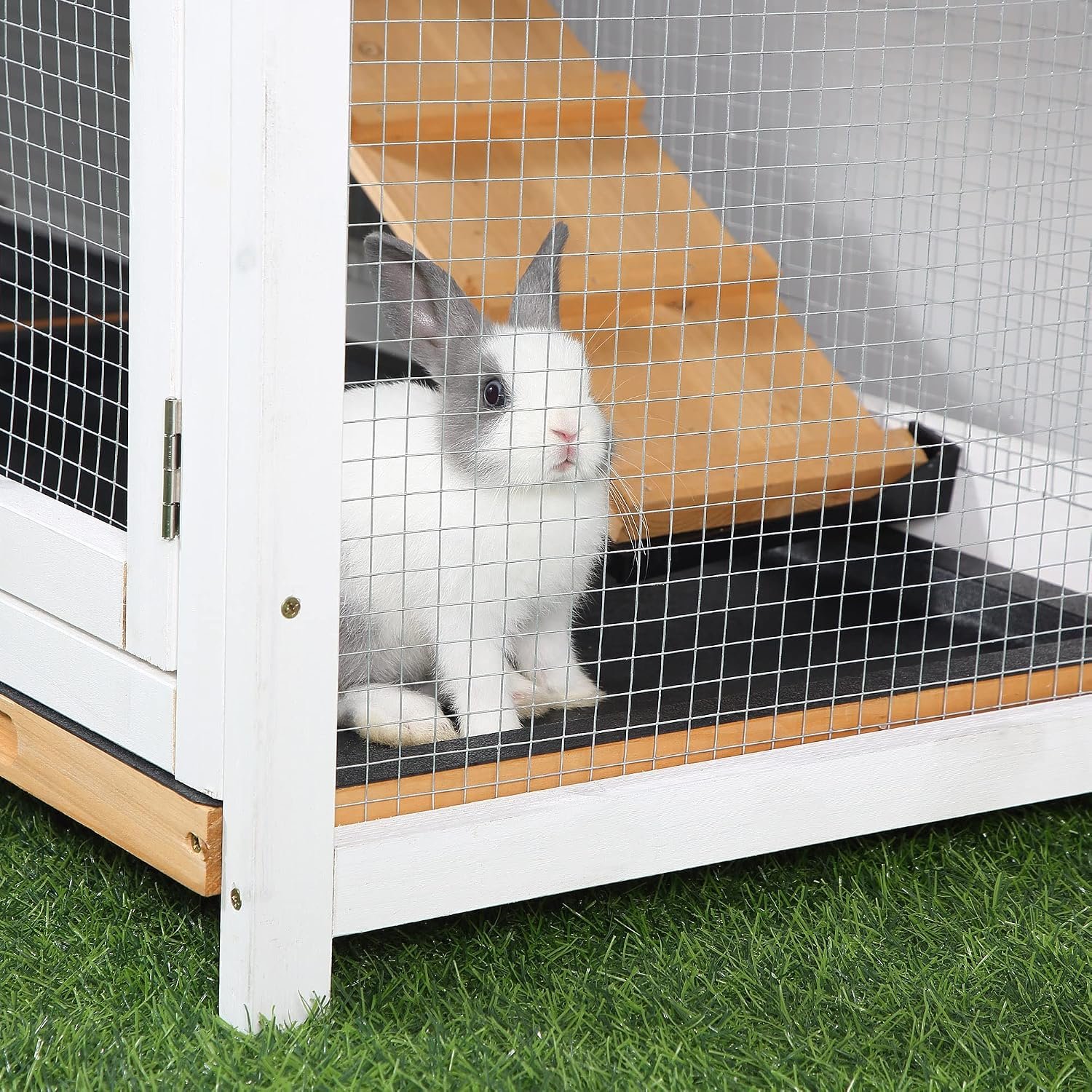 PawHut 62" Rabbit Hutch, Wooden Bunny Hutch, Guinea Pig Cage, Small Animal Enclosure with Run Area, Removable Tray, Asphalt Roof, Lockable Doors and Ramp, Nature Wood | Wooden Bunny Hutch, Guinea Pig Cage, Small Animal Enclosure, Removable Tray, Asphalt Roof, Lockable Doors, Ramp for Ducks - Image 8