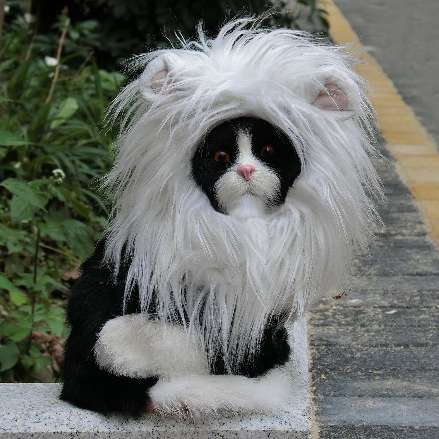 Onmygogo Lion Mane Wig for Cats and Dogs, Funny Pet Cat Costumes for Halloween Christmas, Furry Pet Clothing Accessories - Image 4